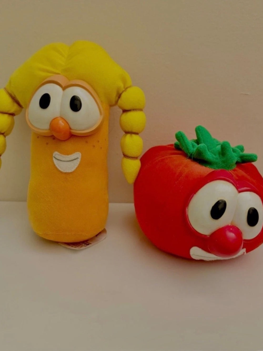 1999 Vintage Fisher Price VeggieTales Laura Carrot Bob Tomato Plush Non-Working